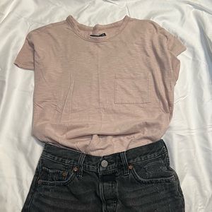 XS Abercrombie & Fitch Everyday Pocket Tee, creamy pink